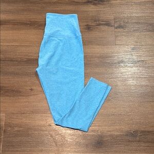 Beyond Yoga Light Blue Spacedye Cropped Leggings. Size L